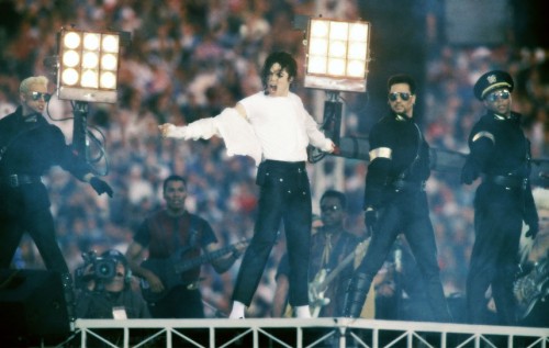 SuperBowlXXVIIHalftimeShow1993123.jpg