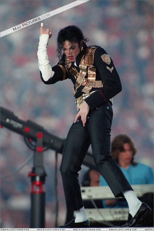 SuperBowlXXVIIHalftimeShow199315.jpg