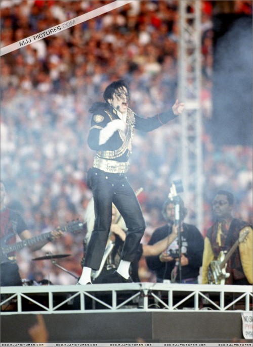 SuperBowlXXVIIHalftimeShow199323.jpg