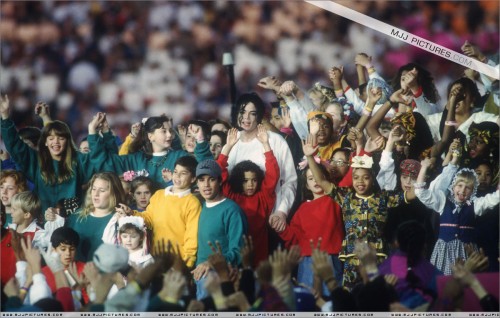 SuperBowlXXVIIHalftimeShow199330.jpg