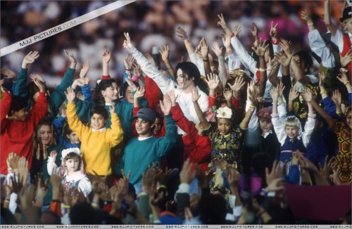 SuperBowlXXVIIHalftimeShow199332.jpg