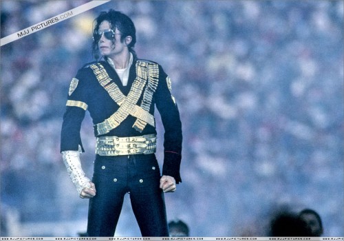 SuperBowlXXVIIHalftimeShow199335.jpg