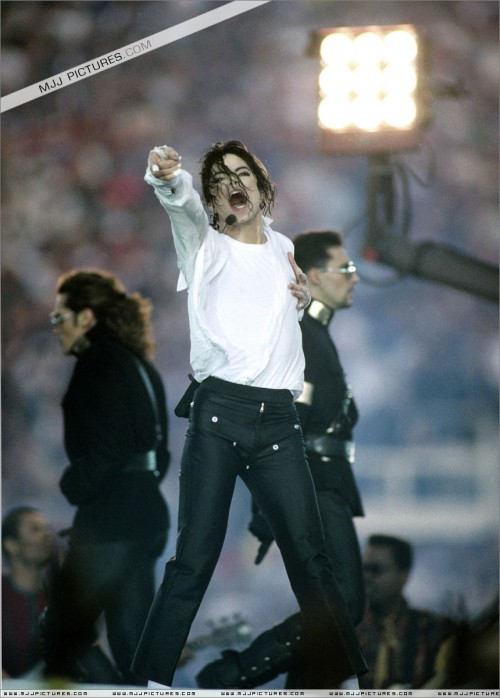 SuperBowlXXVIIHalftimeShow199343.jpg