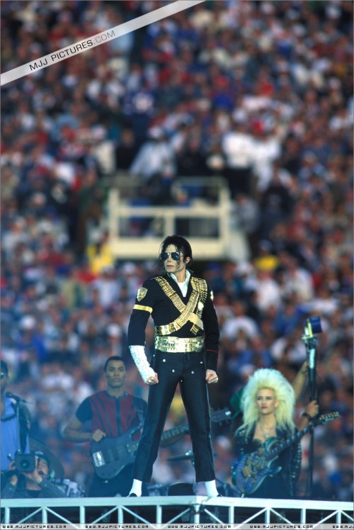 SuperBowlXXVIIHalftimeShow19937.jpg