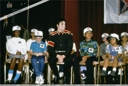 SuperBowlXXVIIPre-ShowPressConference199340.jpg