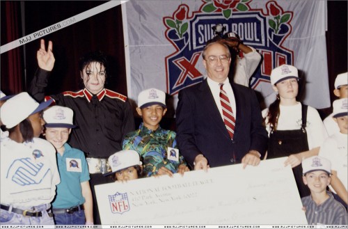 SuperBowlXXVIIPre-ShowPressConference199344.jpg