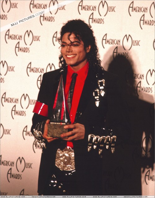 The16thAmericanMusicAwards198921.jpg