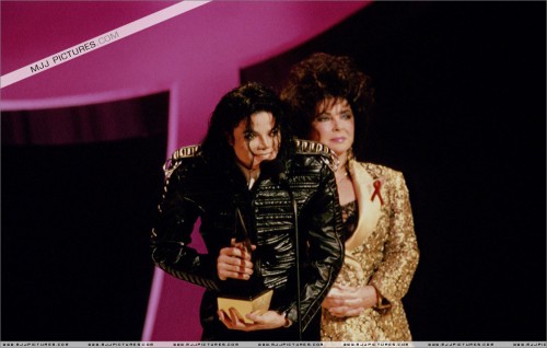 The20thAmericanMusicAwards199330.jpg