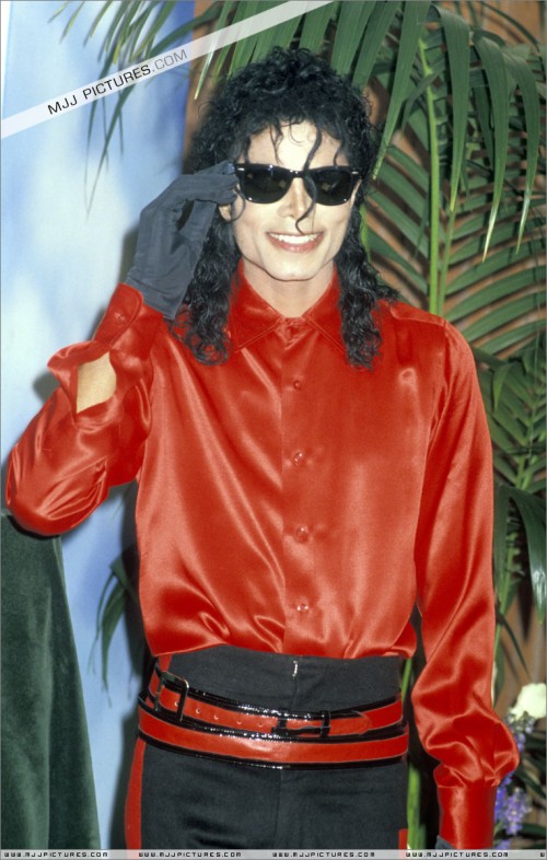 TheBMIMichaelJacksonAward199011.jpg