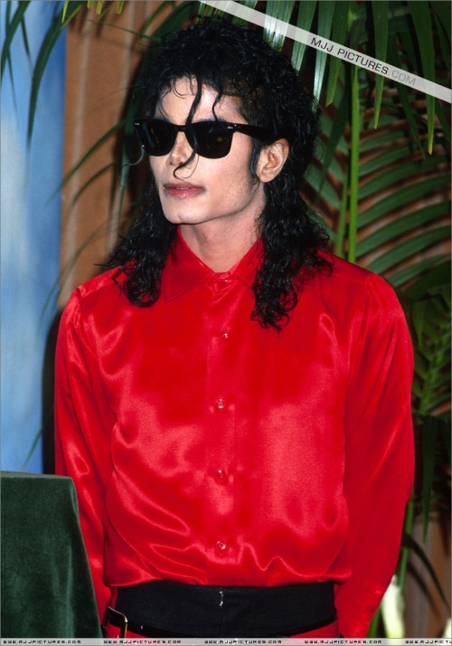 TheBMIMichaelJacksonAward199013.jpg