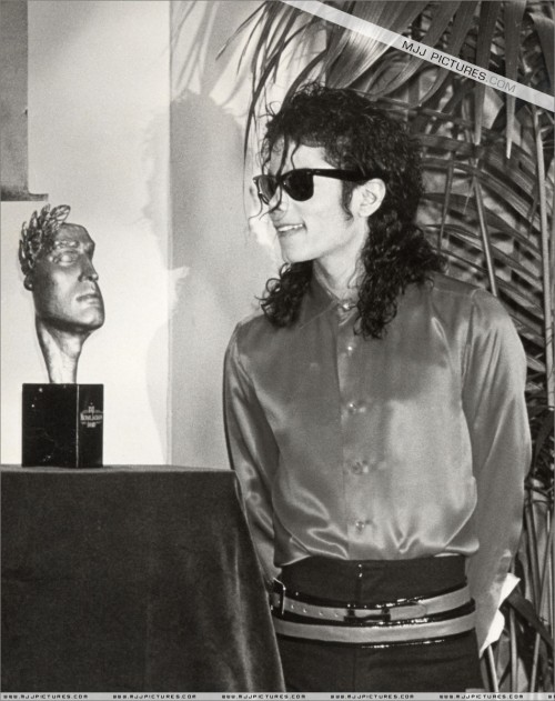 TheBMIMichaelJacksonAward199014.jpg