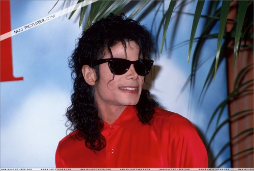 TheBMIMichaelJacksonAward19902.jpg