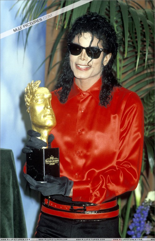 TheBMIMichaelJacksonAward19909.jpg