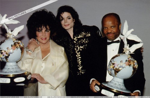 TheJacksonFamilyHonors199420.jpg