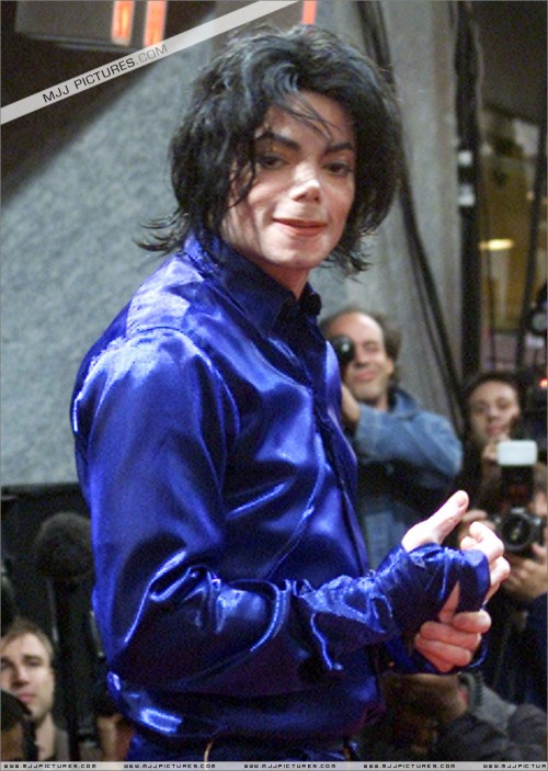 2001 Virgin Megastore Invincible CD Signing (89)