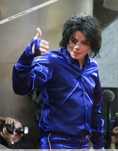 2001 Virgin Megastore Invincible CD Signing (95)