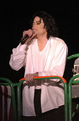 2001-WhatMoreCanIGiveBenefitConcert36.jpg