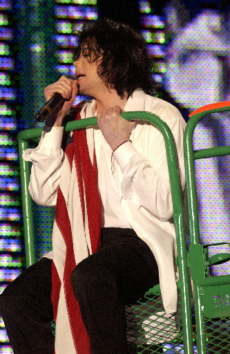 2001-WhatMoreCanIGiveBenefitConcert37.jpg