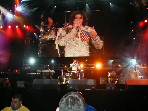 2001-WhatMoreCanIGiveBenefitConcert44.jpg