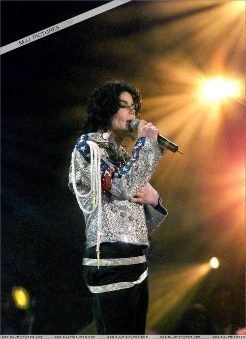 2001-WhatMoreCanIGiveBenefitConcert4c8e04.jpg