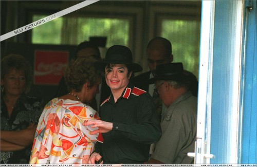 Michael & Lisa Marie visit Budapest 1994 (110)