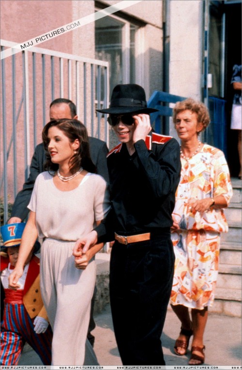 Michael & Lisa Marie visit Budapest 1994 (128)