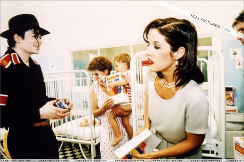 Michael & Lisa Marie visit Budapest 1994 (84)