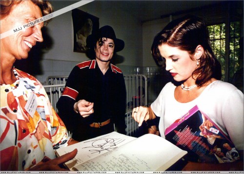 Michael & Lisa Marie visit Budapest 1994 (92)