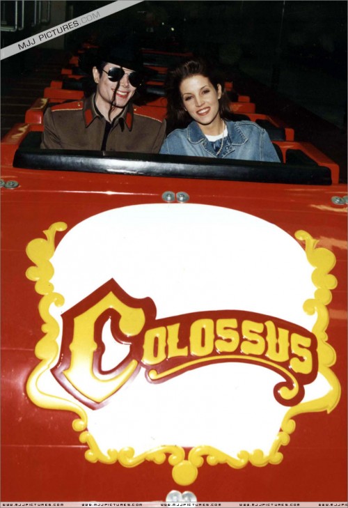 Michael & Lisa Marie visit Six Flags Amusement Park 1995 (1)