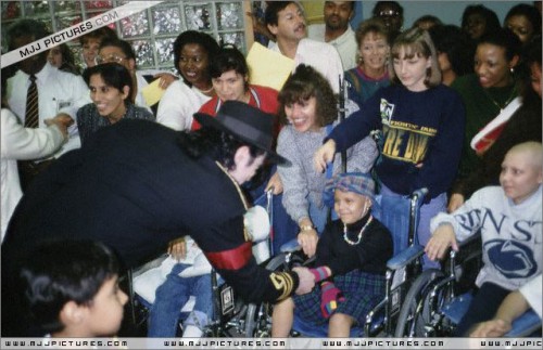 Michael & Lisa Marie visit St Jude Children Hospital 1994 (6)