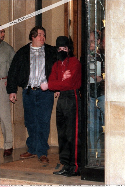 MichaelattheGeorgeVHotelParis19969.jpg