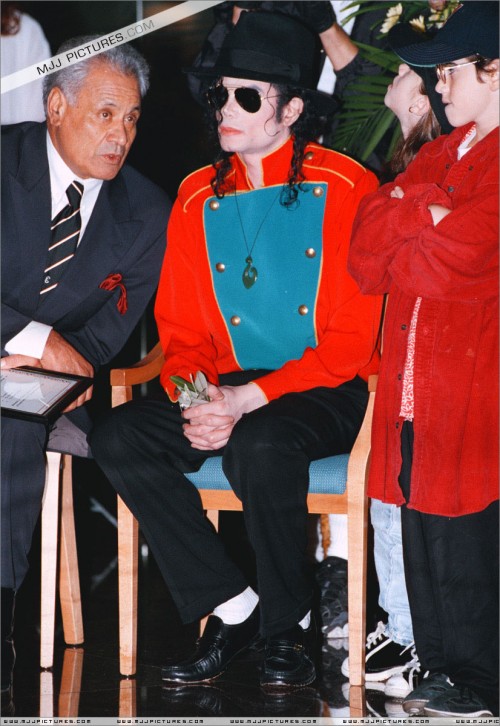 MichaelvisitsAuckland19967.jpg