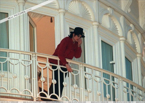 Michael visits Disneyland Paris (December) 1995 (13)