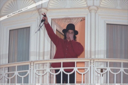 Michael visits Disneyland Paris (December) 1995 (2)