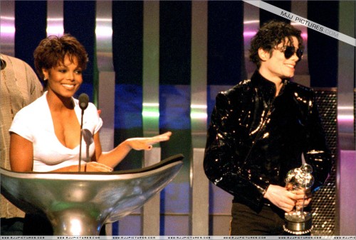 The12thAnnualMTVVideoMusicAwards1995143.jpg