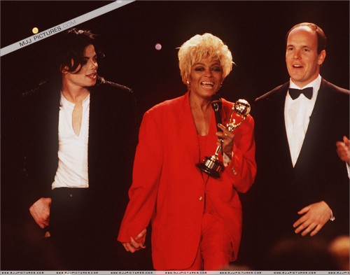 The8thAnnualWorldMusicAwards1996100.jpg