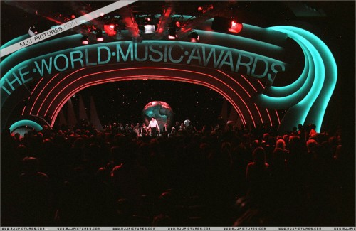 The 8th Annual World Music Awards 1996 (34)