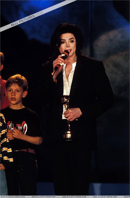 The8thAnnualWorldMusicAwards199688.jpg