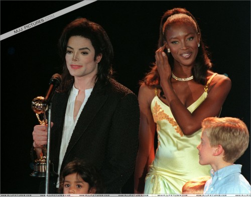 The8thAnnualWorldMusicAwards199690.jpg