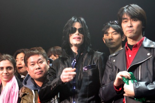 Michael Jackson (middle) and fans