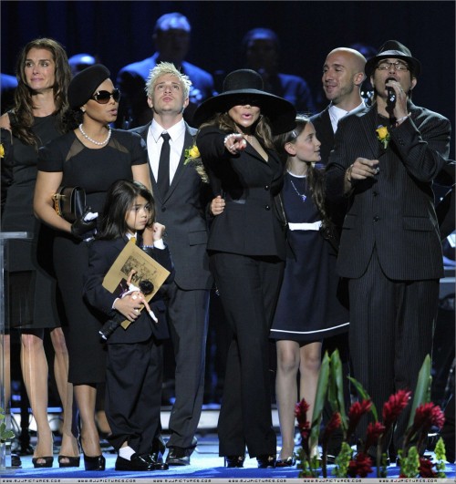 MichaelJacksonsMemorial11737c7.jpg