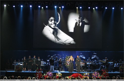 MichaelJacksonsMemorial16bfd32.jpg