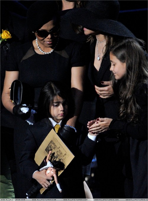 Michael Jackson's Memorial (18)