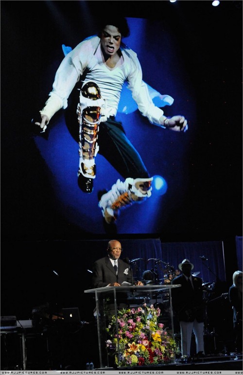 MichaelJacksonsMemorial306dd1.jpg