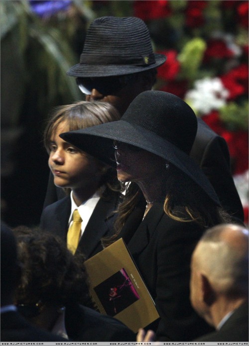 MichaelJacksonsMemorial6b8d8a.jpg