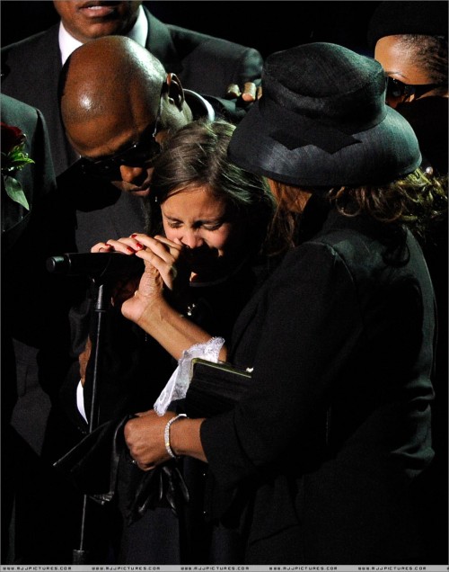 Michael Jackson's Memorial (78)