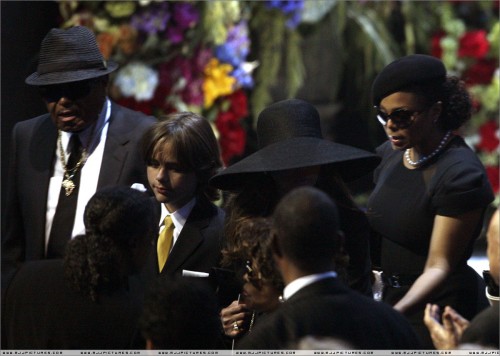 Michael Jackson's Memorial (8)