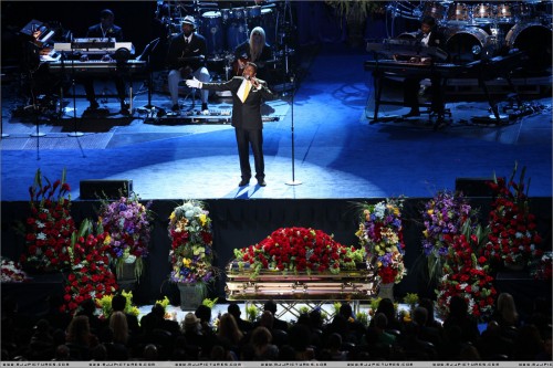 MichaelJacksonsMemorial8e4c3a.jpg