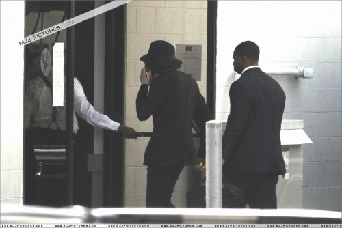 Michael arriving for rehersals (May 12) (5)