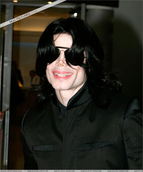 Michael at Heathrow Airport (June 2007) (2)